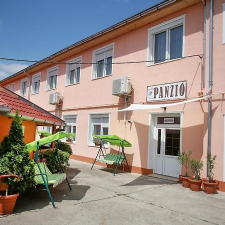 Central Panzio Szentes Εξωτερικό φωτογραφία
