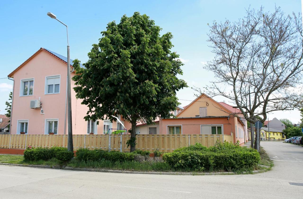 Central Panzio Szentes Εξωτερικό φωτογραφία